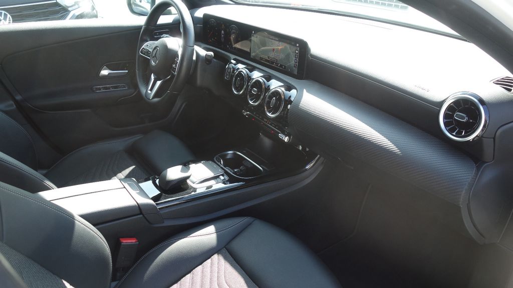 Mercedes-Benz A 200 2022