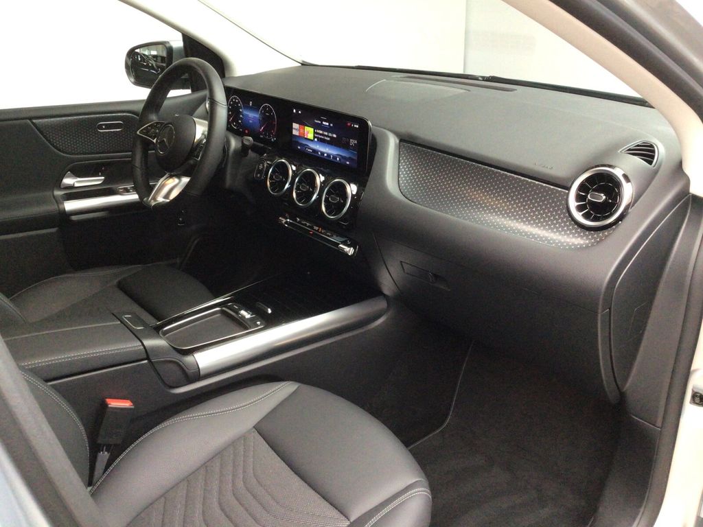 Mercedes-Benz B 200 2024