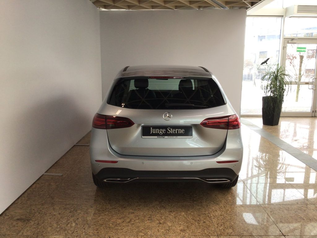 Mercedes-Benz B 200 2024