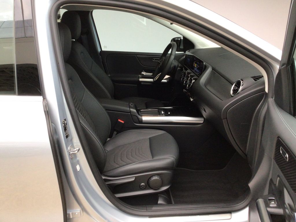 Mercedes-Benz B 200 2024