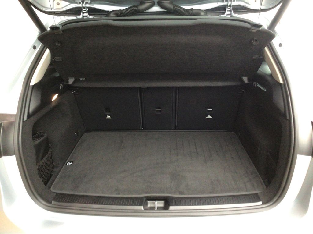 Mercedes-Benz B 200 2024