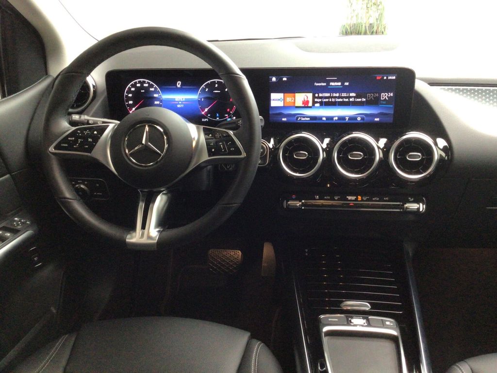 Mercedes-Benz B 200 2024