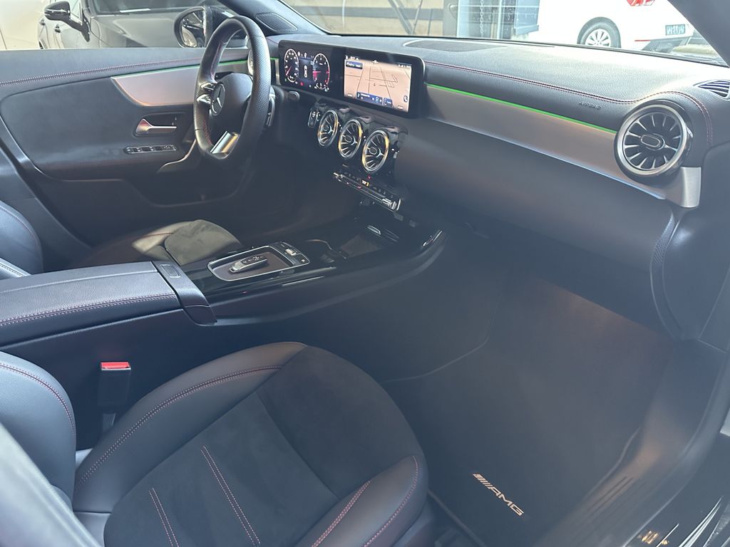 Mercedes-Benz CLA 200 2023