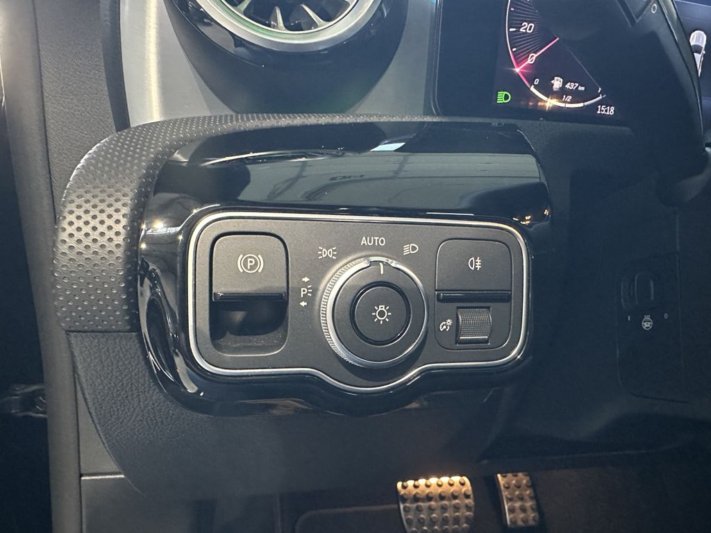 Mercedes-Benz CLA 200 2023