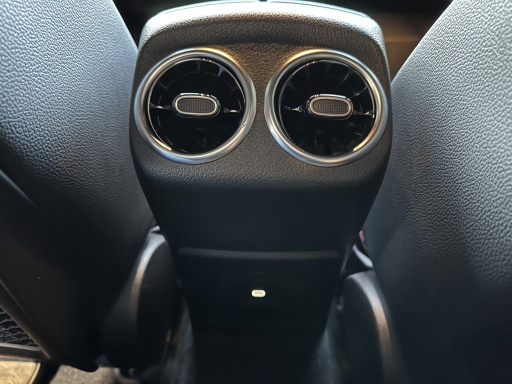 Mercedes-Benz CLA 200 2023