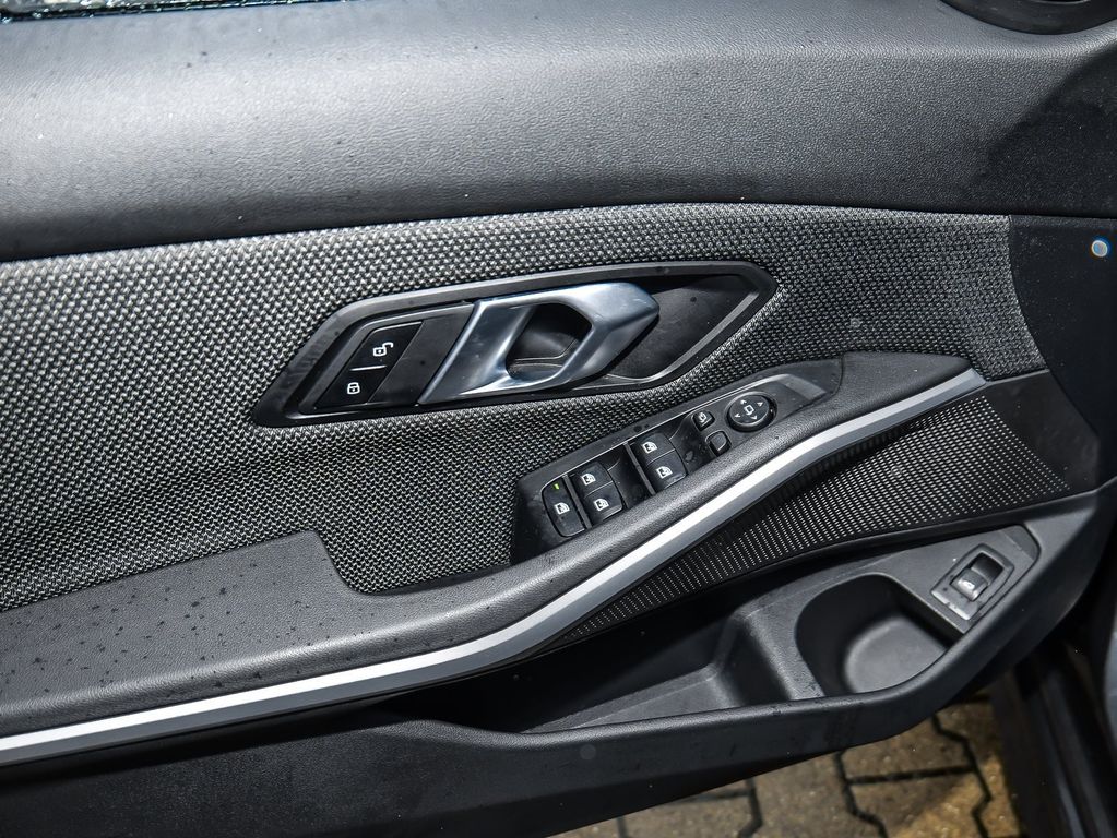 BMW 318 2021
