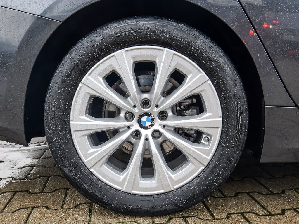 BMW 318 2021