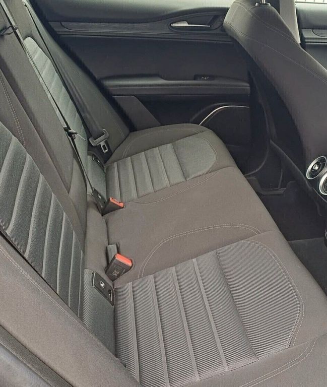 Alfa Romeo Stelvio 2023