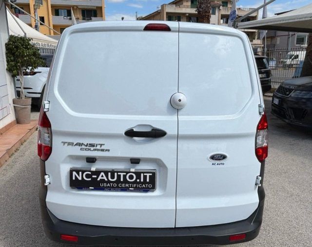 Ford Transit Courier 2023