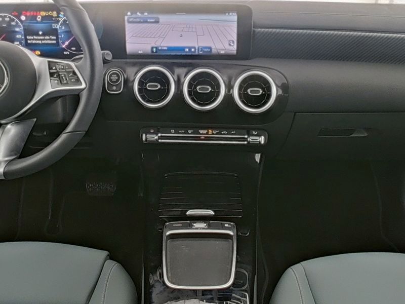 Mercedes-Benz CLA 180 2024
