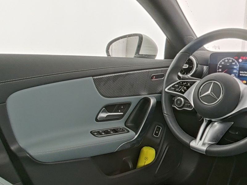 Mercedes-Benz CLA 180 2024