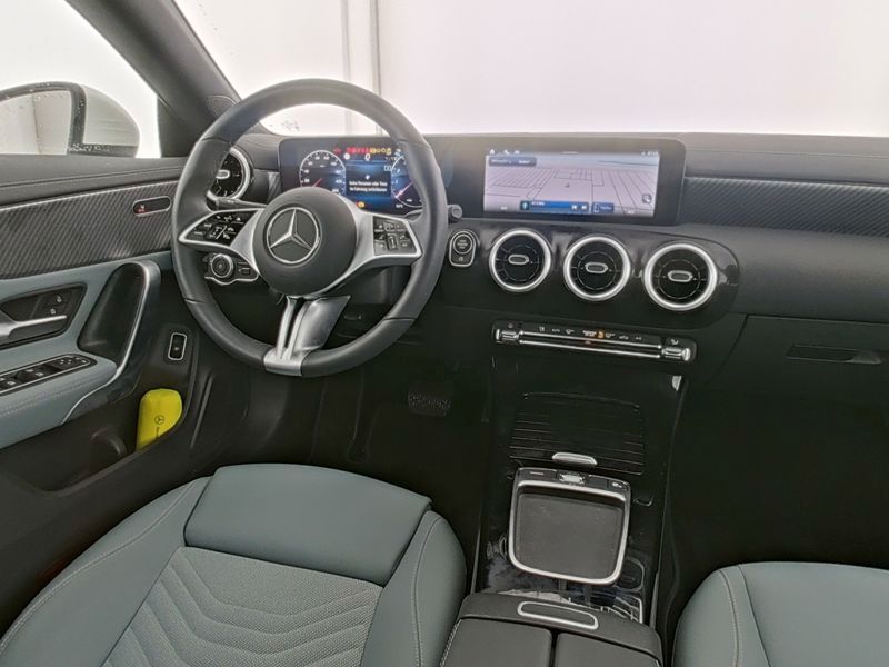 Mercedes-Benz CLA 180 2024