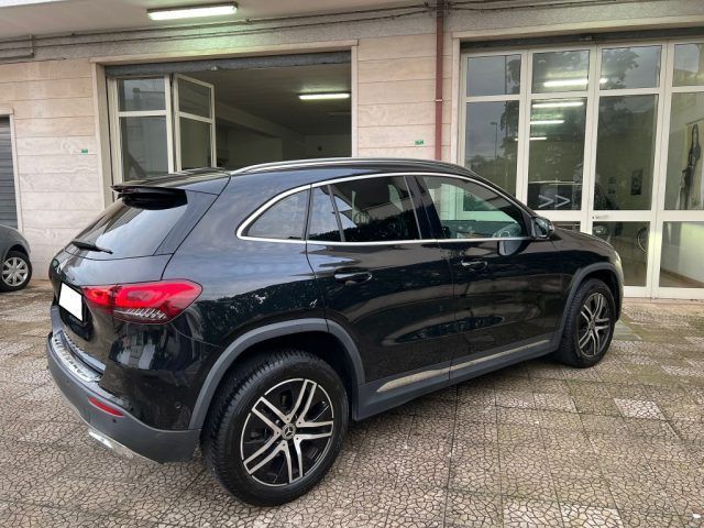 Mercedes-Benz GLA 180 2021