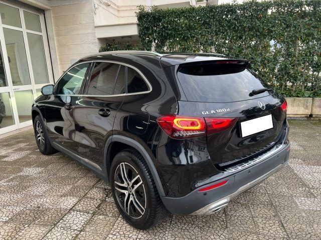 Mercedes-Benz GLA 180 2021