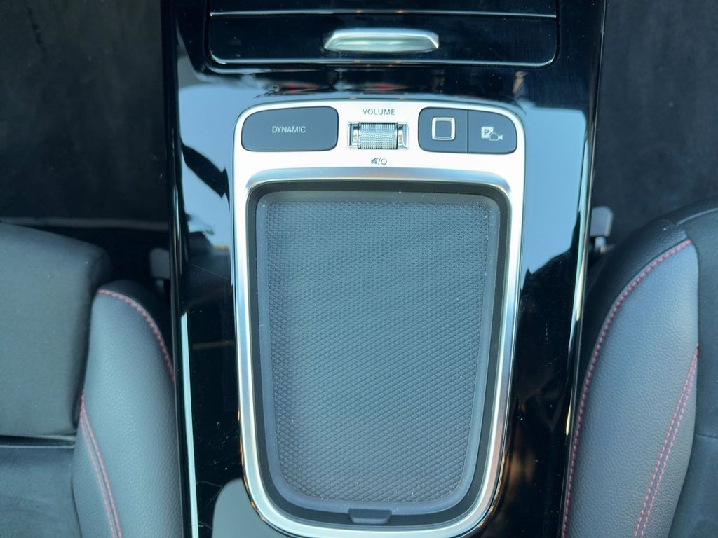 Mercedes-Benz CLA 180 2025