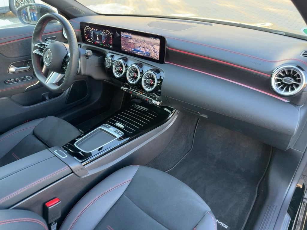 Mercedes-Benz CLA 180 2025