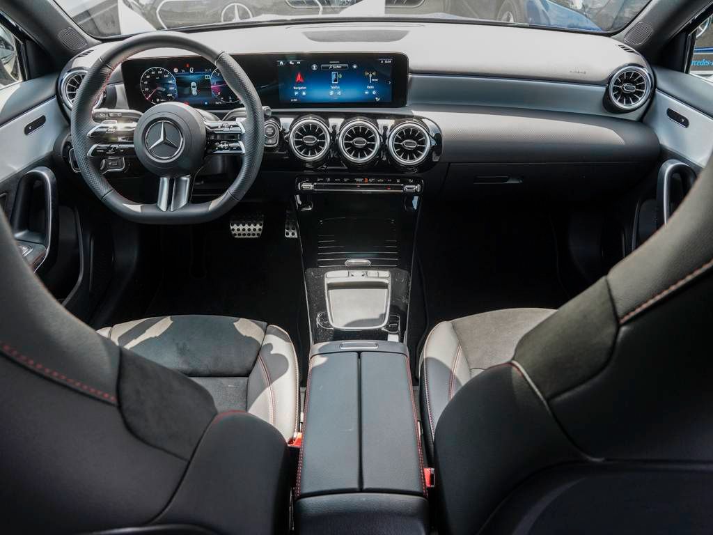 Mercedes-Benz A 200 2024