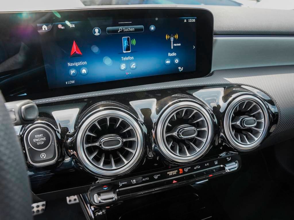 Mercedes-Benz A 200 2024