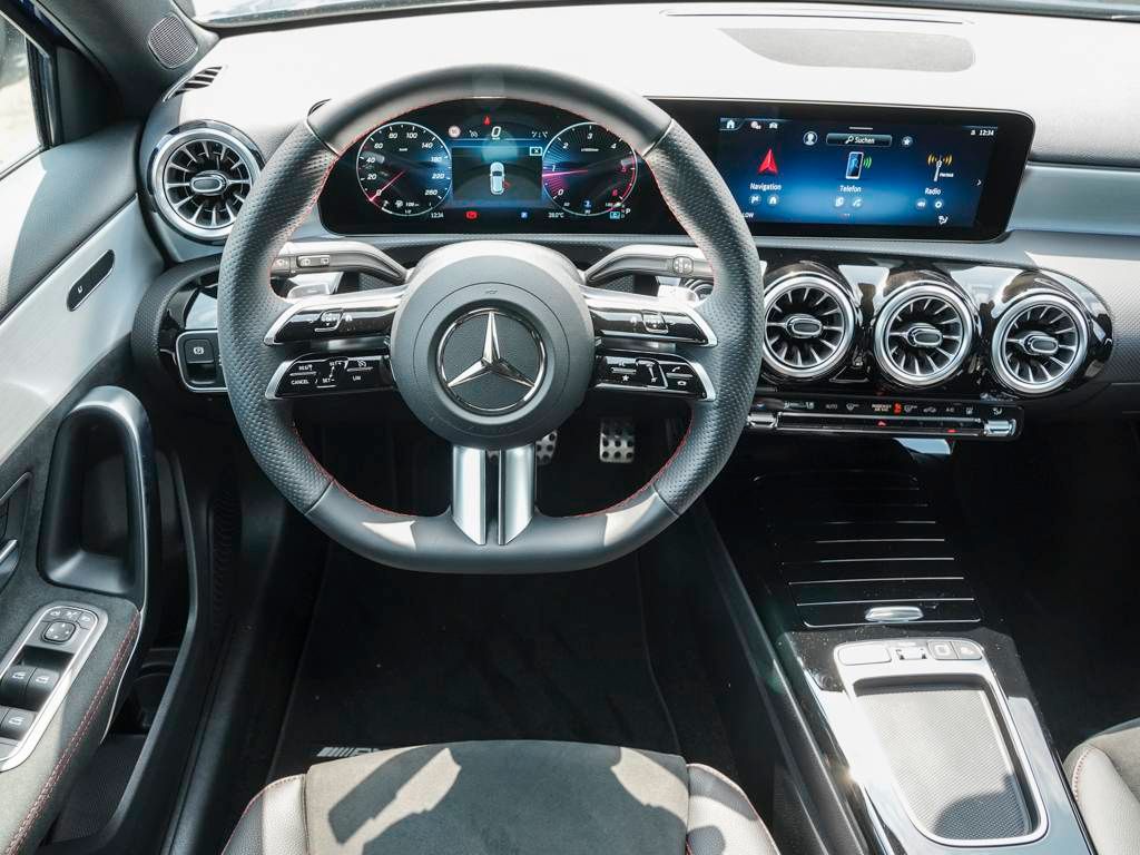 Mercedes-Benz A 200 2024