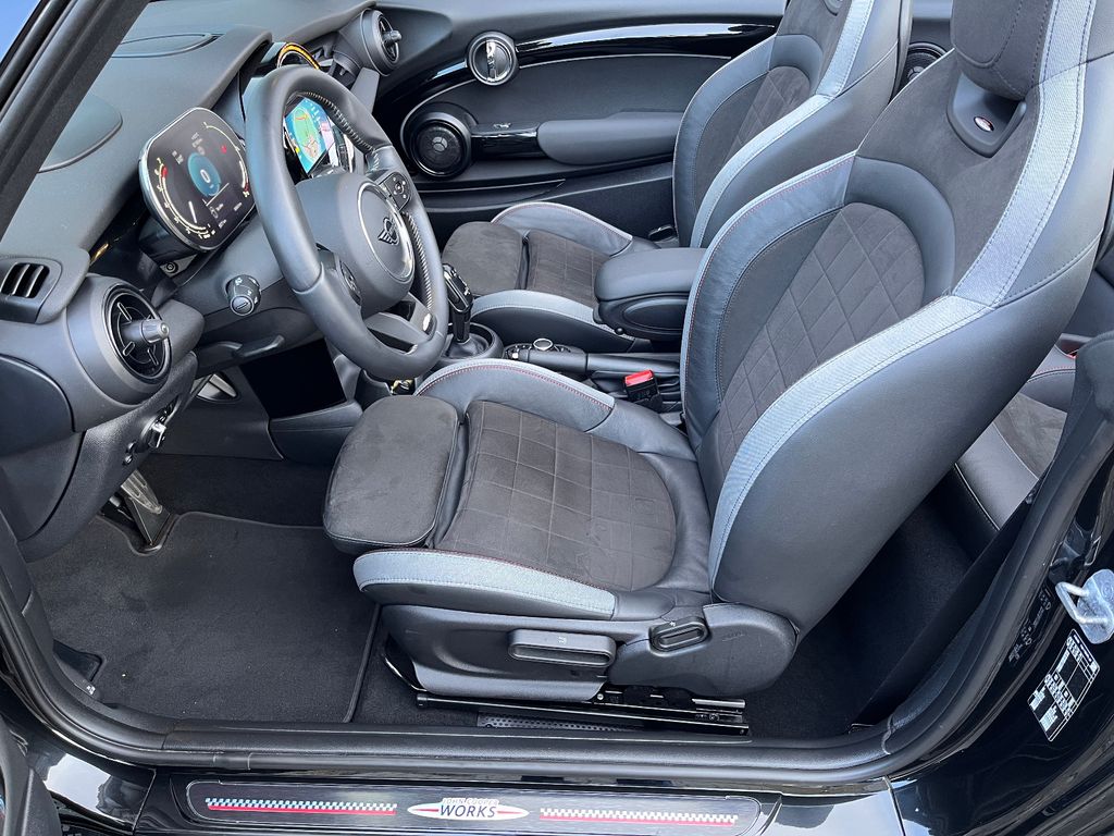 MINI Cooper Cabrio 2023