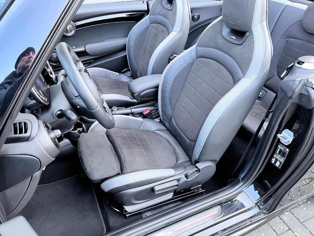 MINI Cooper Cabrio 2023