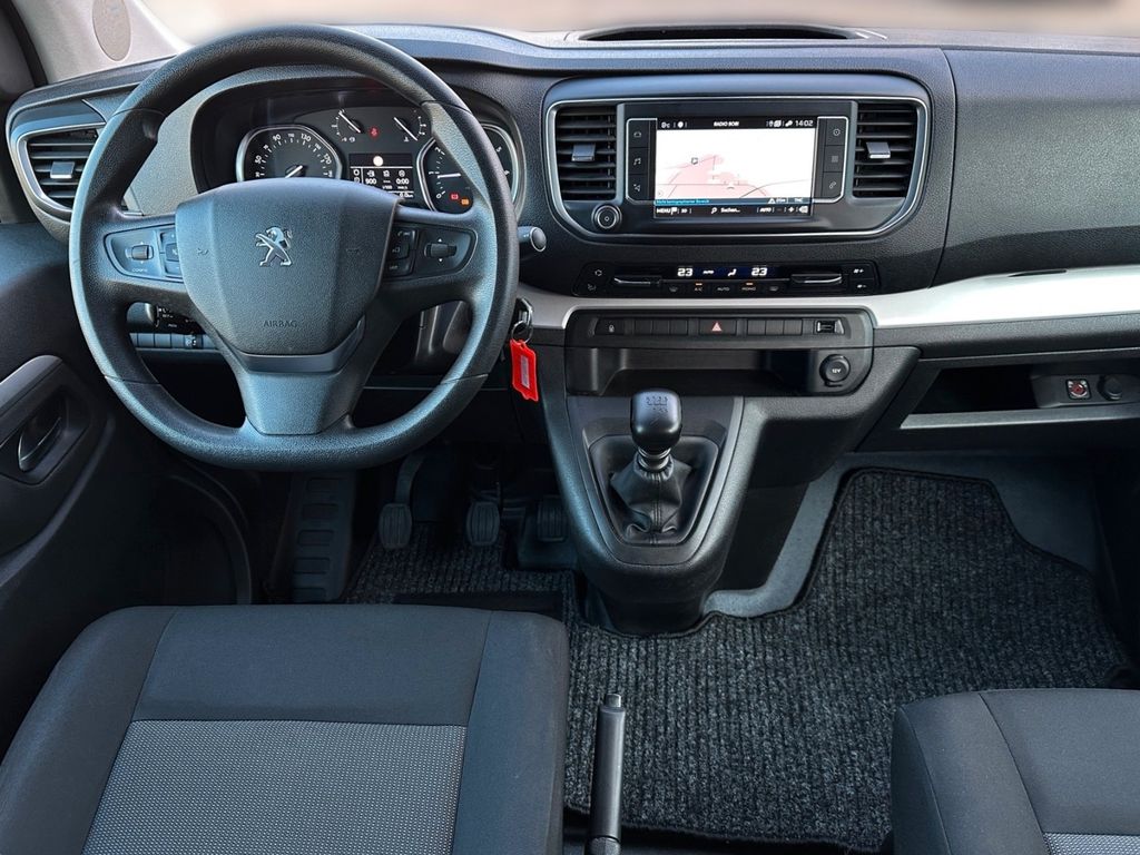 Peugeot Traveller 2020