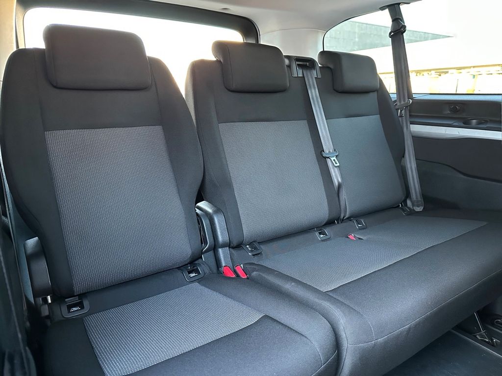 Peugeot Traveller 2020