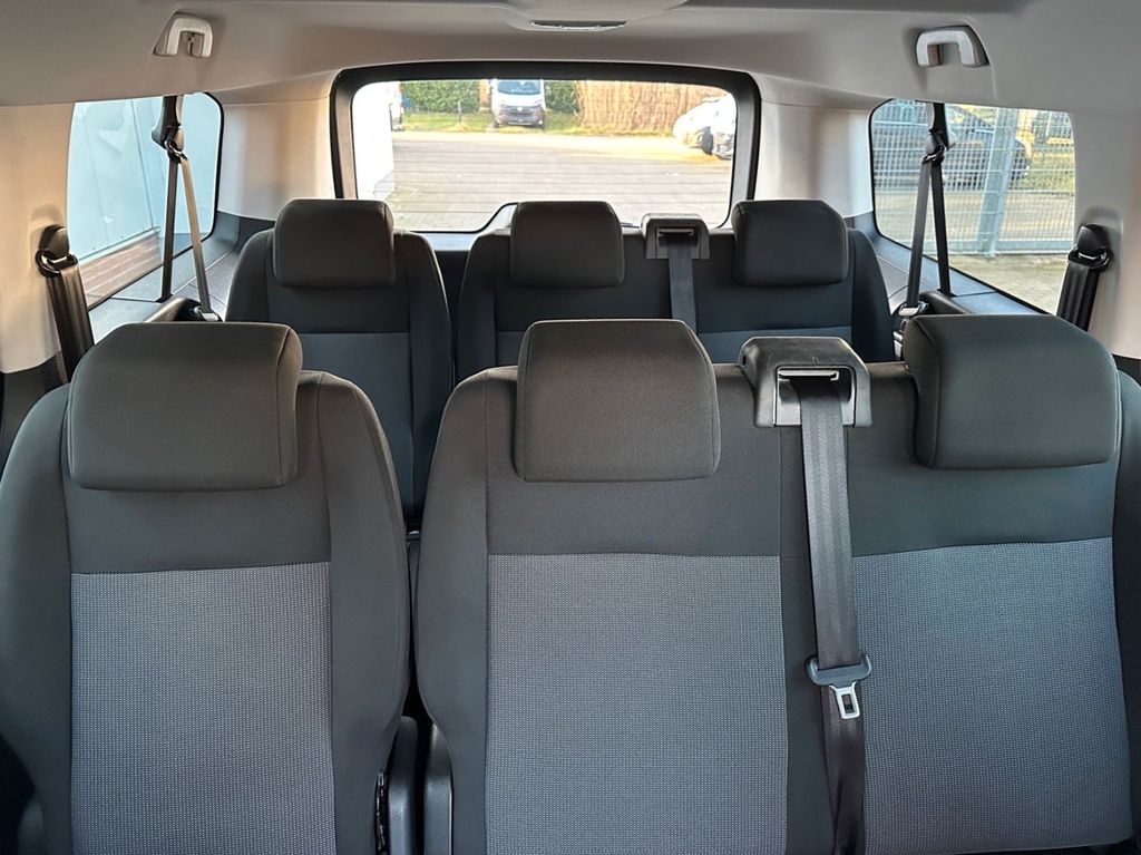 Peugeot Traveller 2020