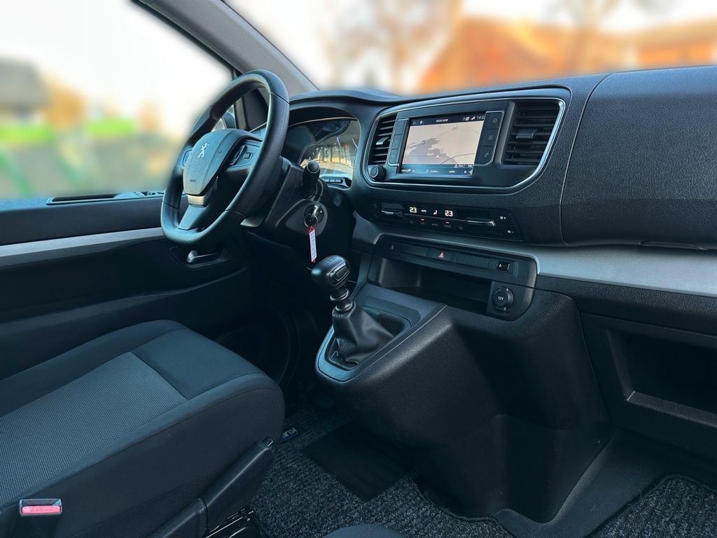 Peugeot Traveller 2020