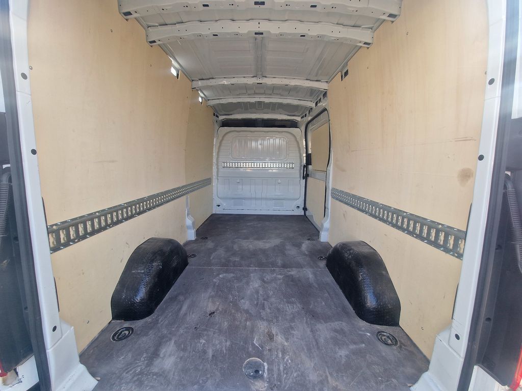 Maxus Deliver 9 2024