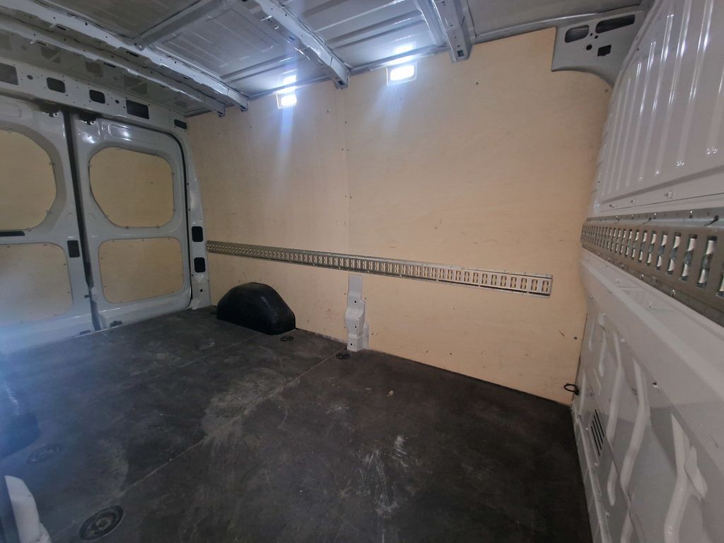 Maxus Deliver 9 2024