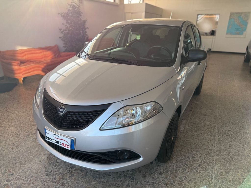 Lancia Ypsilon 2021