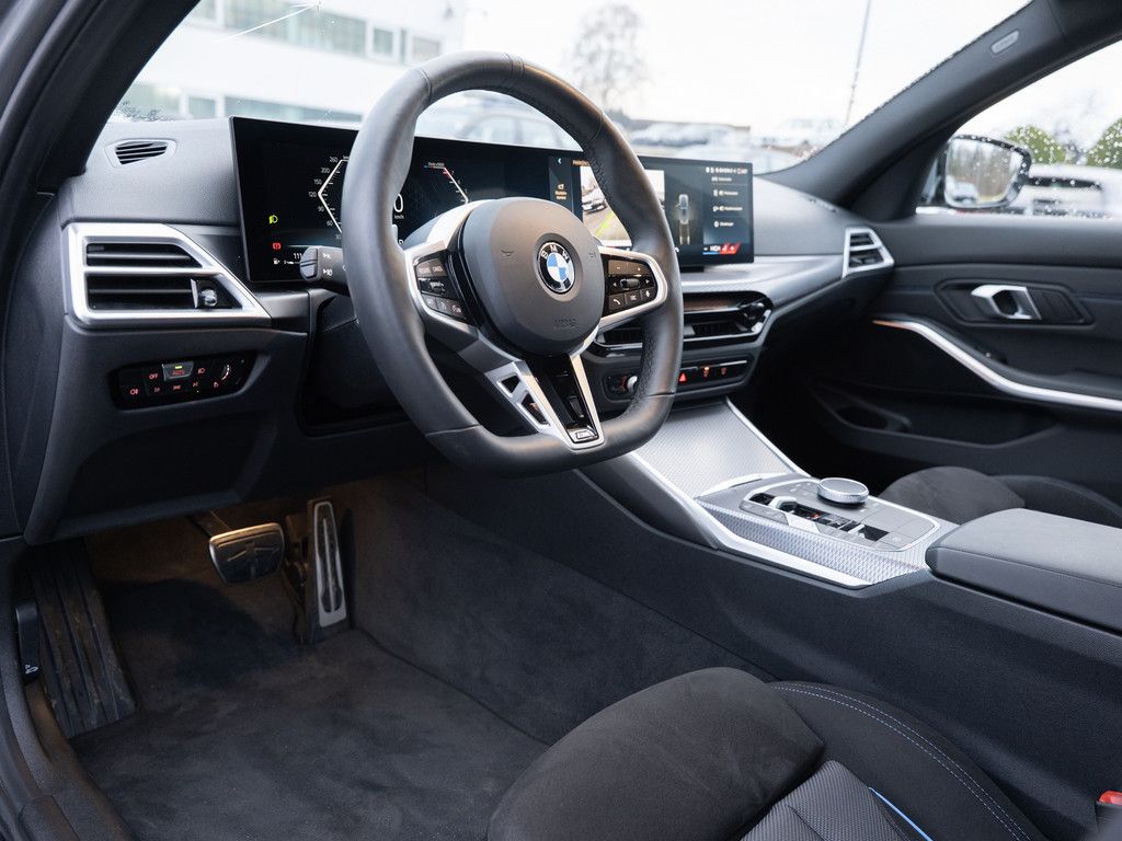 BMW 318 2025