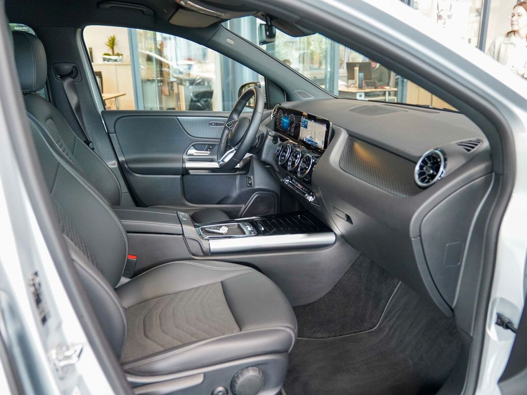 Mercedes-Benz B 180 2023