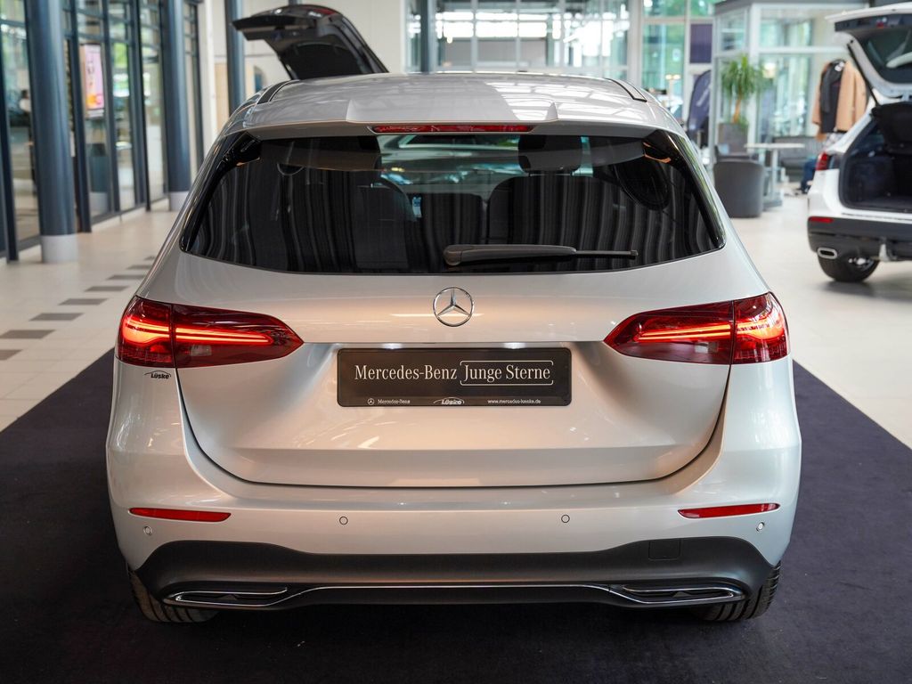 Mercedes-Benz B 180 2023