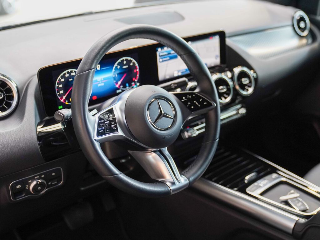 Mercedes-Benz B 180 2023