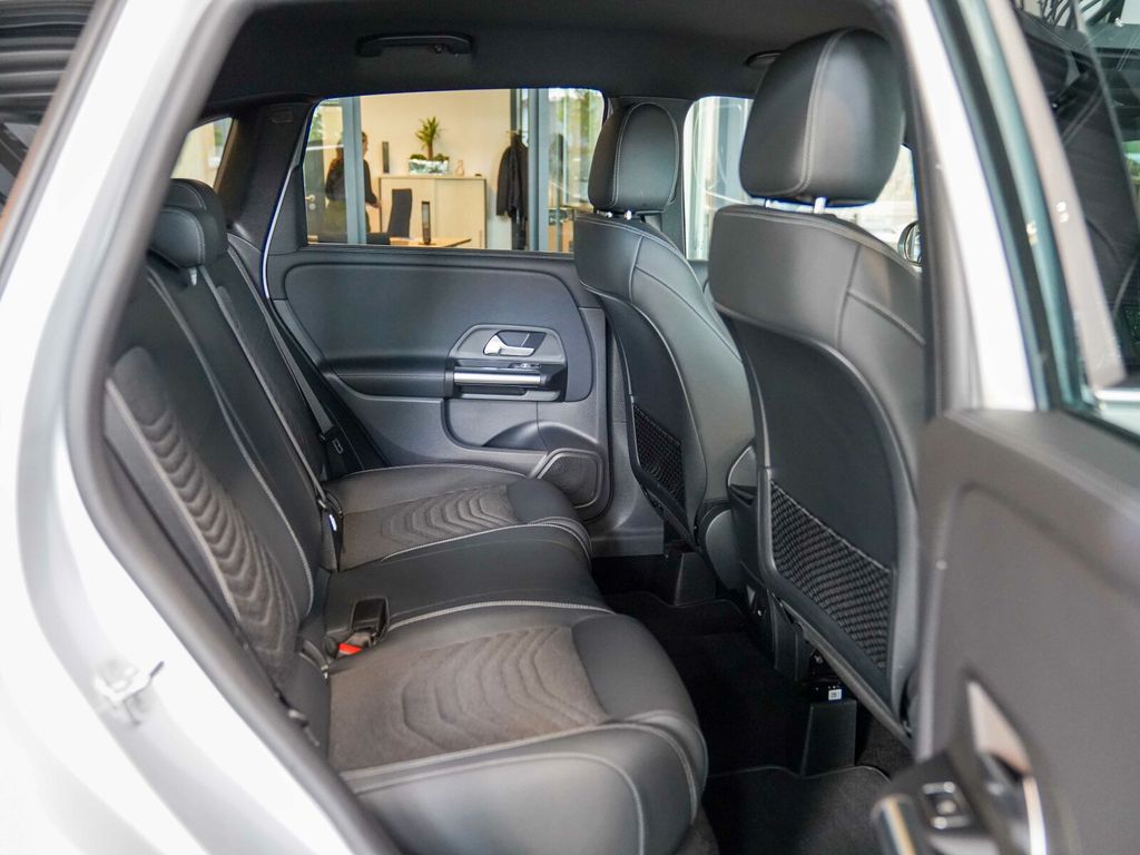 Mercedes-Benz B 180 2023
