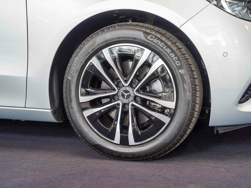 Mercedes-Benz B 180 2023