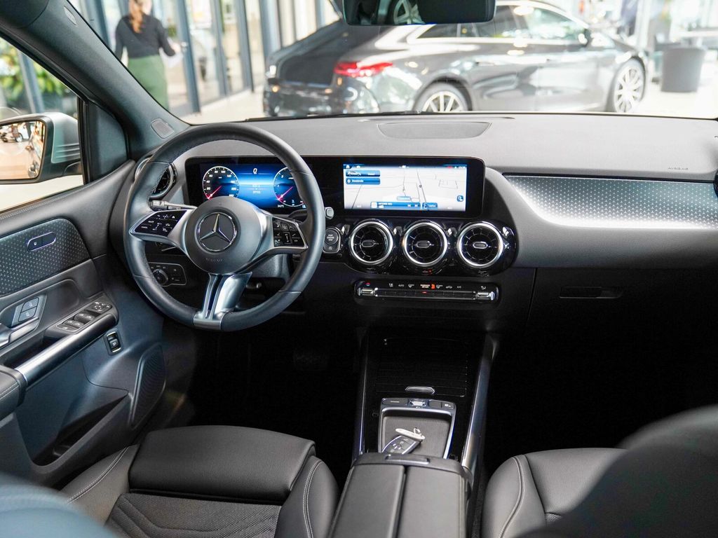 Mercedes-Benz B 180 2023