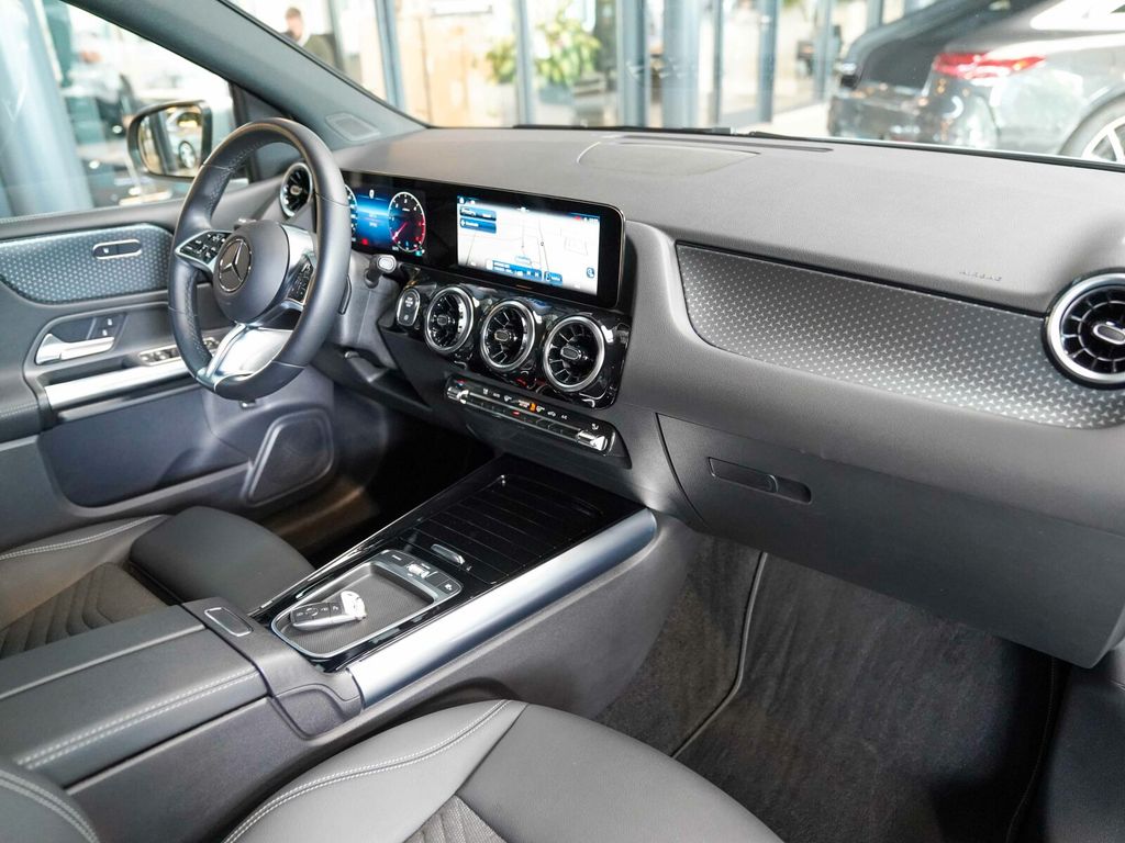 Mercedes-Benz B 180 2023