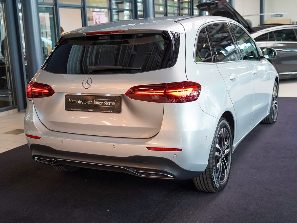 Mercedes-Benz B 180 2023