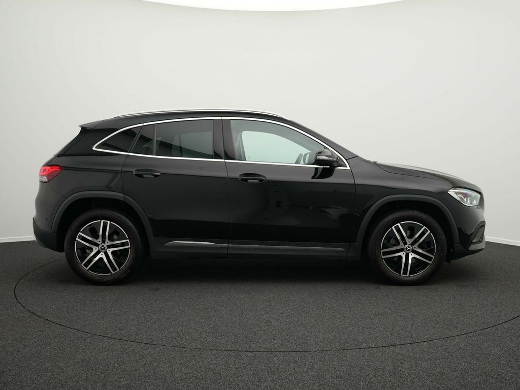 Mercedes-Benz GLA 180 2021