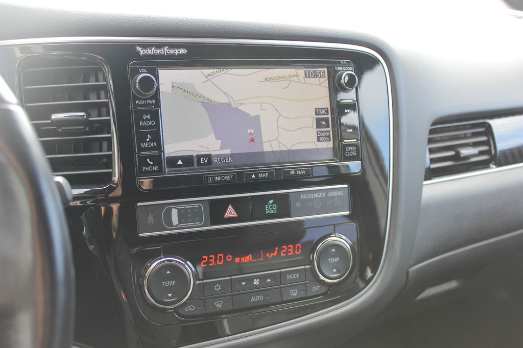 Mitsubishi Plug-in Hybrid Outlander 2019