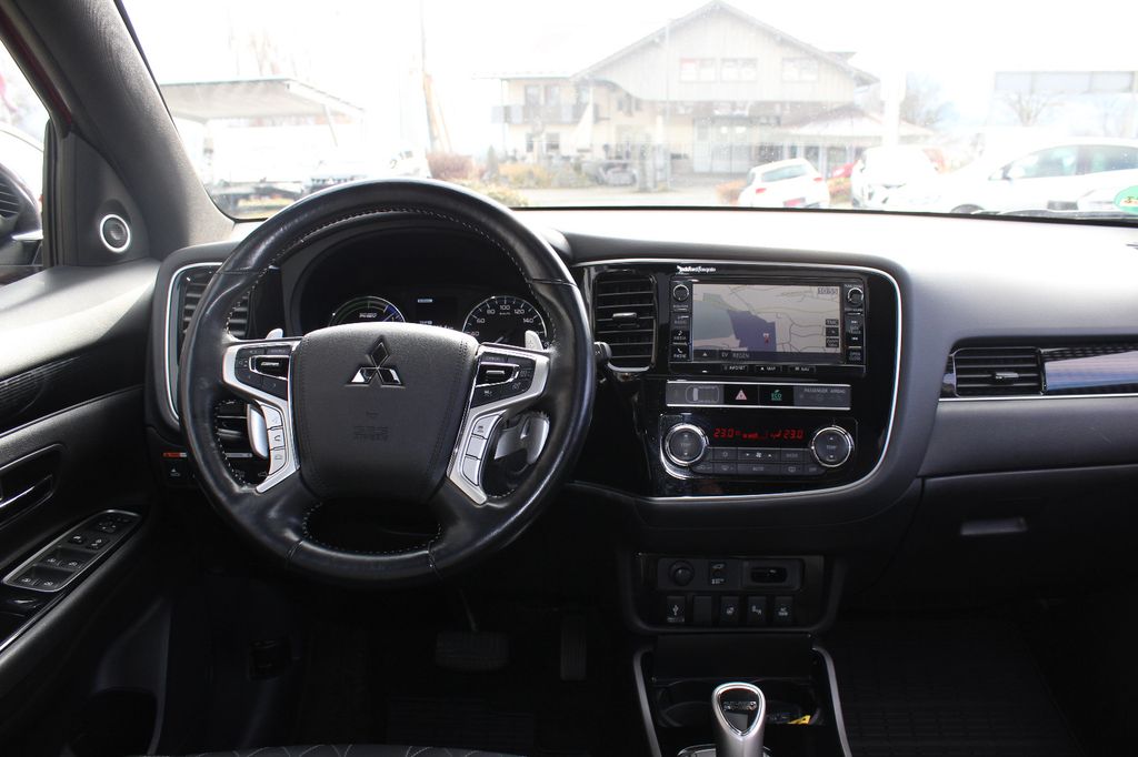 Mitsubishi Plug-in Hybrid Outlander 2019