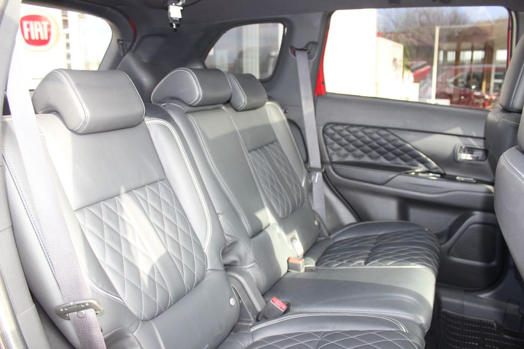 Mitsubishi Plug-in Hybrid Outlander 2019