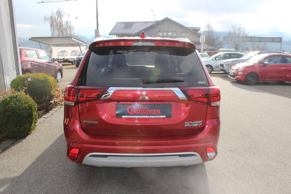 Mitsubishi Plug-in Hybrid Outlander 2019