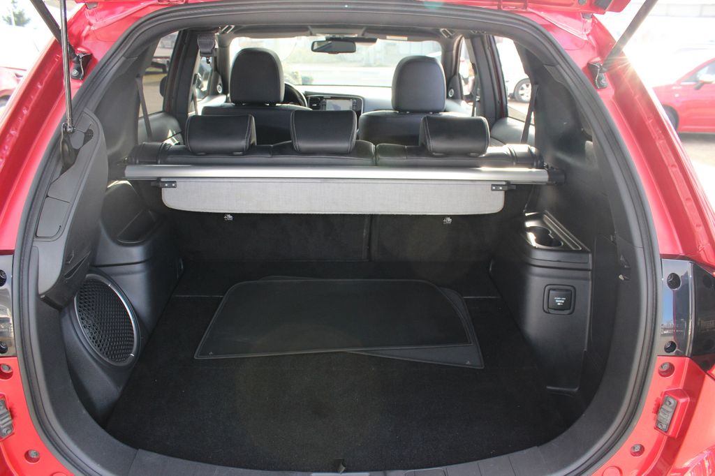 Mitsubishi Plug-in Hybrid Outlander 2019