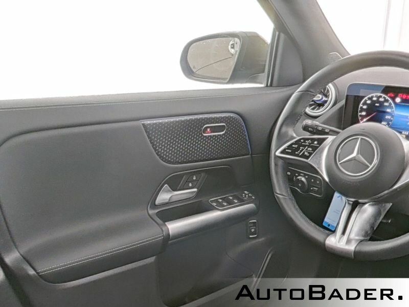 Mercedes-Benz GLA 180 2024