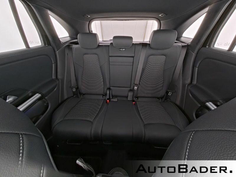 Mercedes-Benz GLA 180 2024