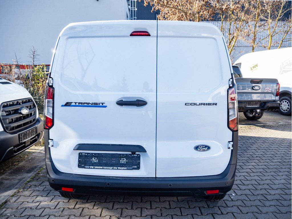 Ford Transit Courier 2025